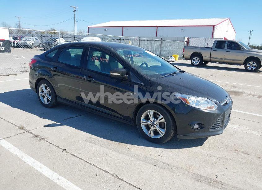 2014 Ford Focus SE (VIN 1FADP3F20EL389578) main photo