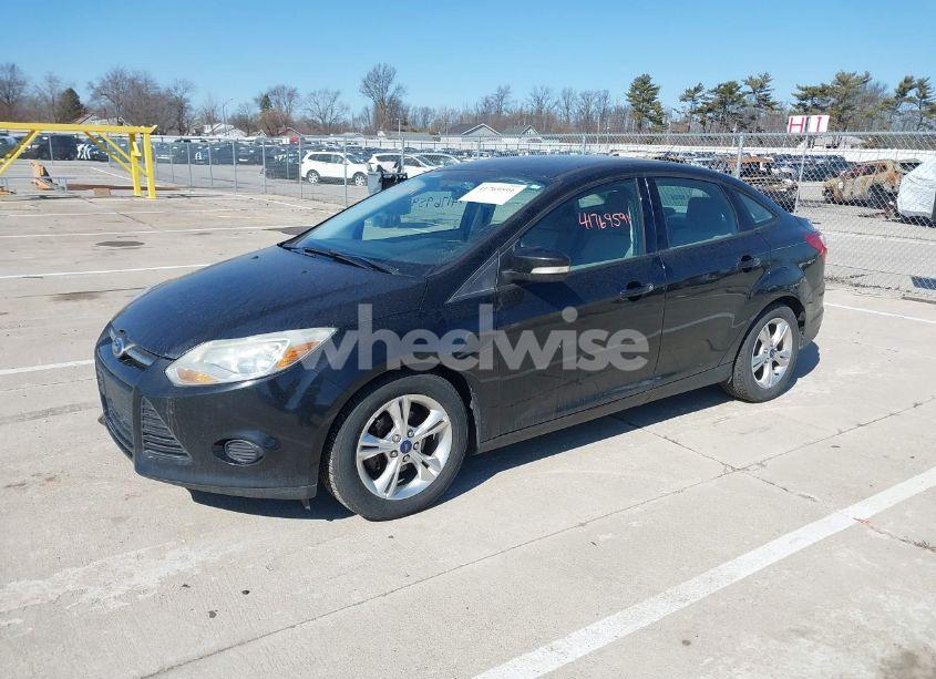 Photo 2 of 2014 Ford Focus SE (VIN 1FADP3F20EL389578)