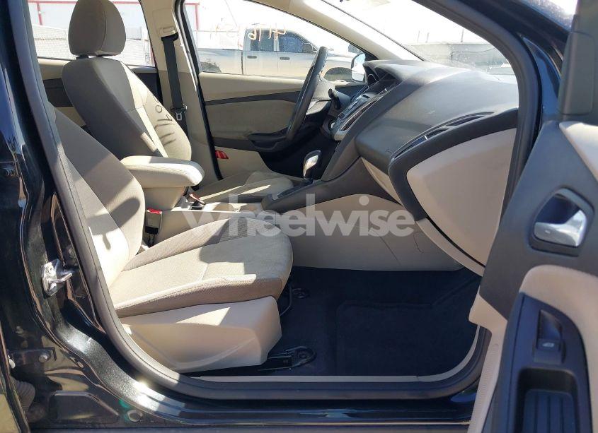 Photo 5 of 2014 Ford Focus SE (VIN 1FADP3F20EL389578)