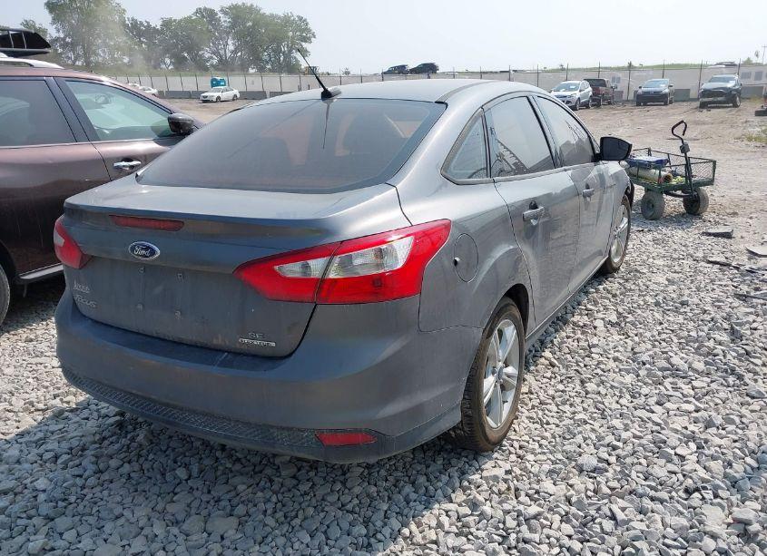 Photo 4 of 2014 Ford Focus SE (VIN 1FADP3F20EL390648)