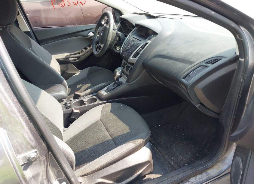 Photo 5 of 2014 Ford Focus SE (VIN 1FADP3F20EL390648)