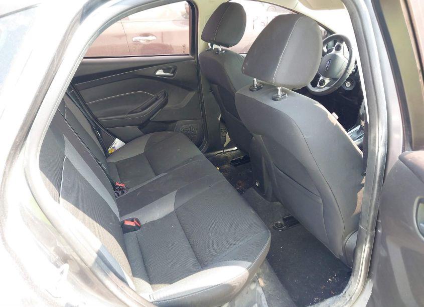 Photo 8 of 2014 Ford Focus SE (VIN 1FADP3F20EL390648)