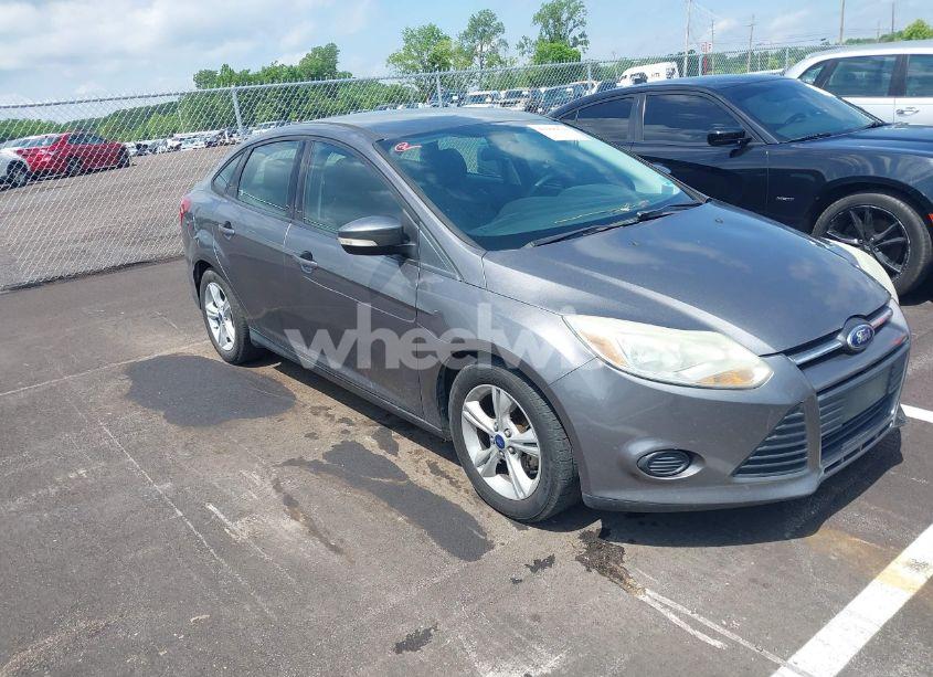 2014 Ford Focus SE (VIN 1FADP3F20EL410204) main photo