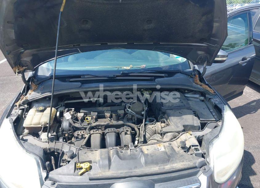 Photo 10 of 2014 Ford Focus SE (VIN 1FADP3F20EL410204)