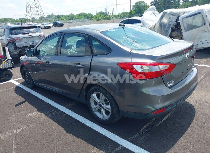 Photo 3 of 2014 Ford Focus SE (VIN 1FADP3F20EL410204)