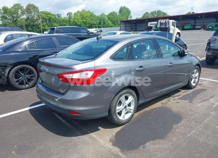 Photo 4 of 2014 Ford Focus SE (VIN 1FADP3F20EL410204)