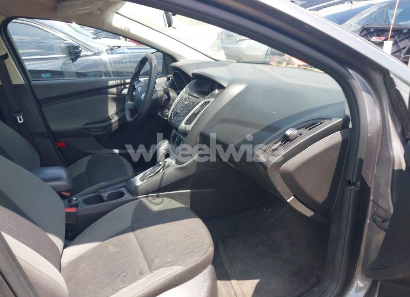 Photo 5 of 2014 Ford Focus SE (VIN 1FADP3F20EL410204)