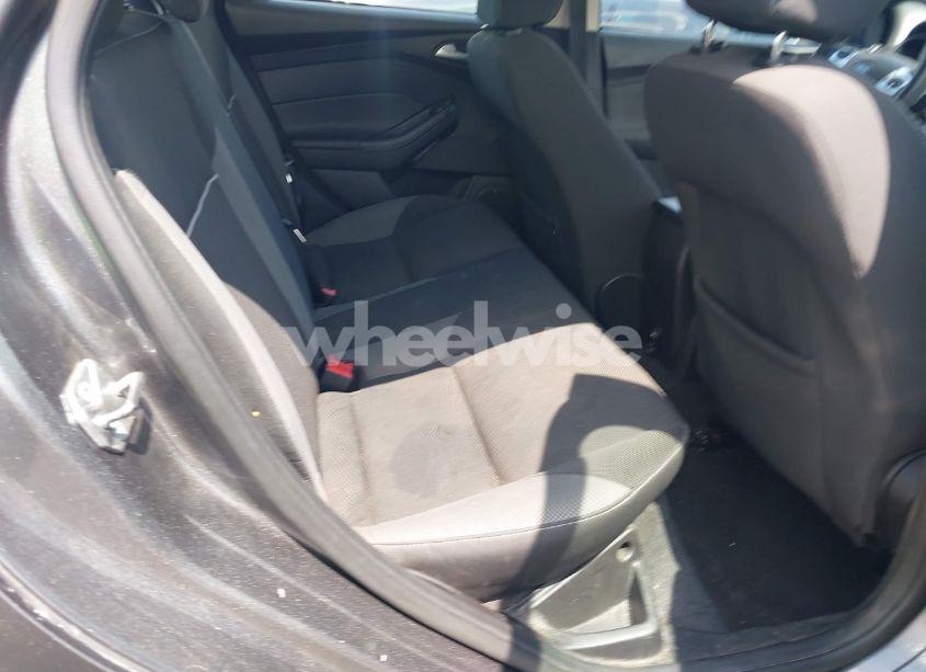 Photo 8 of 2014 Ford Focus SE (VIN 1FADP3F20EL410204)