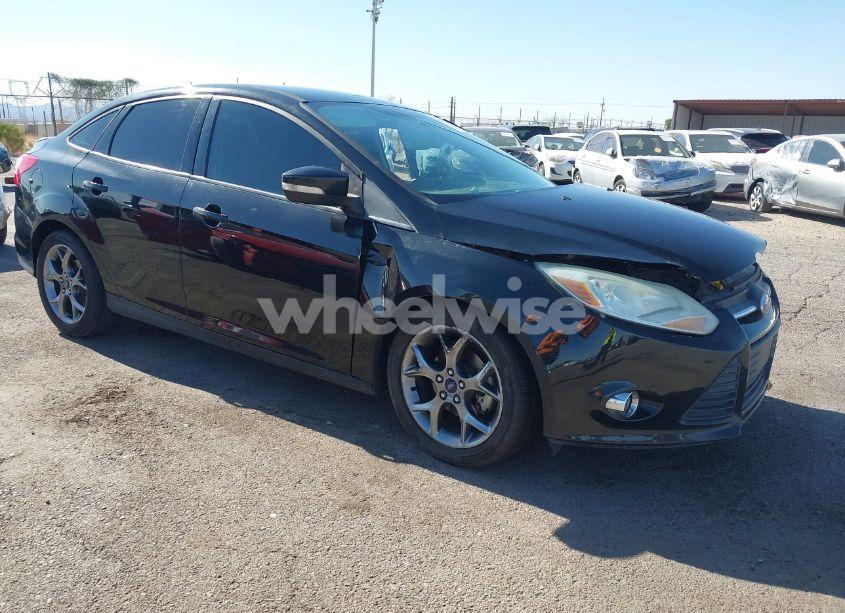 2014 Ford Focus SE (VIN 1FADP3F20EL414107) main photo