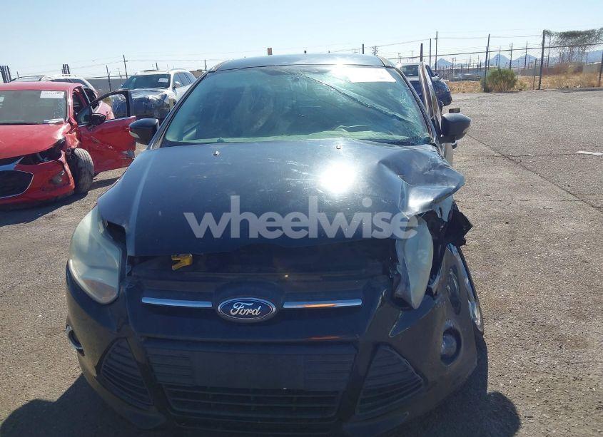 Photo 12 of 2014 Ford Focus SE (VIN 1FADP3F20EL414107)