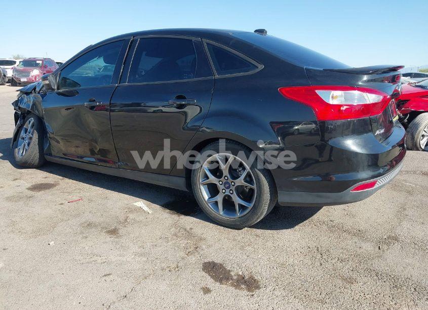 Photo 3 of 2014 Ford Focus SE (VIN 1FADP3F20EL414107)