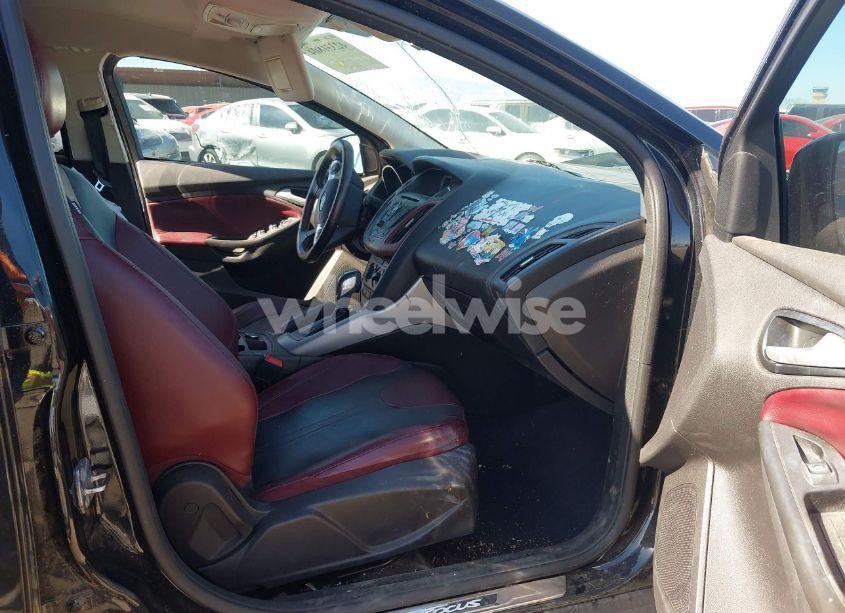 Photo 5 of 2014 Ford Focus SE (VIN 1FADP3F20EL414107)