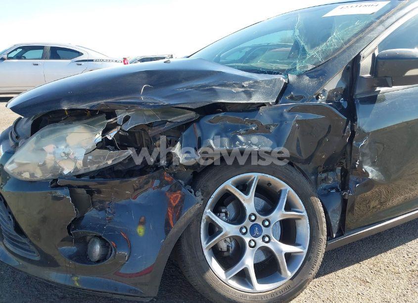 Photo 6 of 2014 Ford Focus SE (VIN 1FADP3F20EL414107)