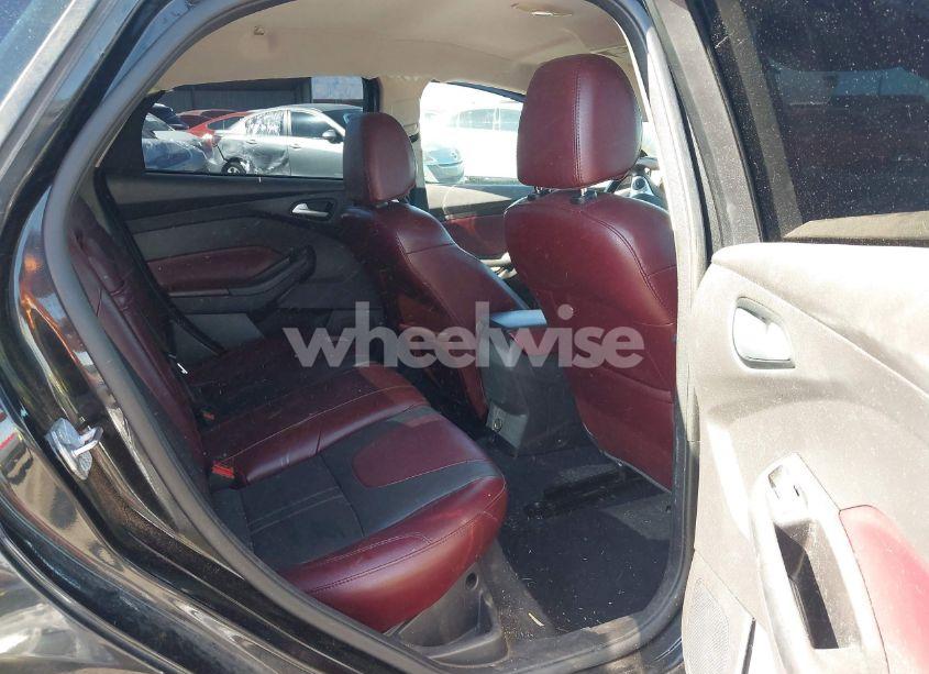 Photo 8 of 2014 Ford Focus SE (VIN 1FADP3F20EL414107)