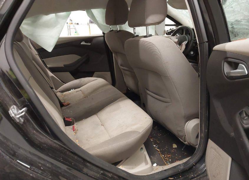 Photo 8 of 2014 Ford Focus SE (VIN 1FADP3F20EL414463)