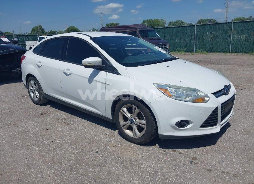 2014 Ford Focus SE (VIN 1FADP3F20EL443168) main photo