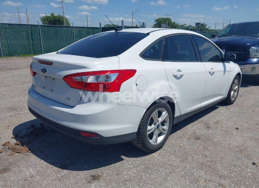 Photo 4 of 2014 Ford Focus SE (VIN 1FADP3F20EL443168)