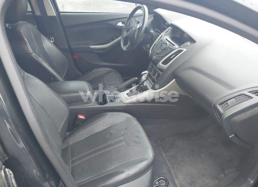 Photo 5 of 2014 Ford Focus SE (VIN 1FADP3F20EL444093)