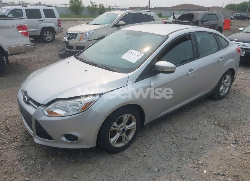 Photo 2 of 2014 Ford Focus SE (VIN 1FADP3F20EL449133)