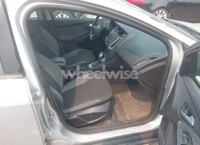 Photo 5 of 2014 Ford Focus SE (VIN 1FADP3F20EL449133)