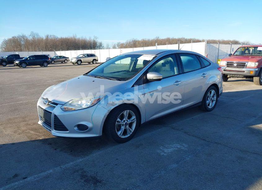 Photo 2 of 2014 Ford Focus SE (VIN 1FADP3F20EL454106)