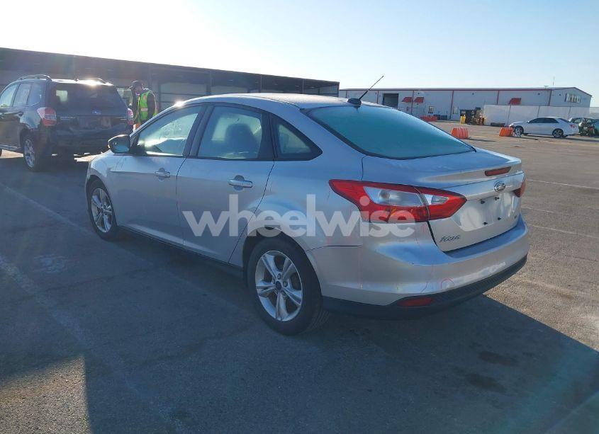 Photo 3 of 2014 Ford Focus SE (VIN 1FADP3F20EL454106)