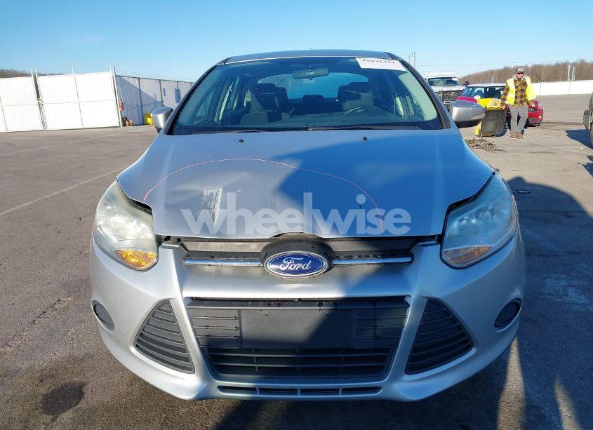 Photo 6 of 2014 Ford Focus SE (VIN 1FADP3F20EL454106)