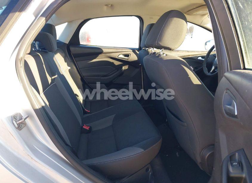 Photo 8 of 2014 Ford Focus SE (VIN 1FADP3F20EL454106)