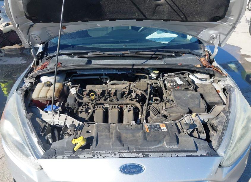 Photo 10 of 2015 Ford Focus SE (VIN 1FADP3F20FL206035)