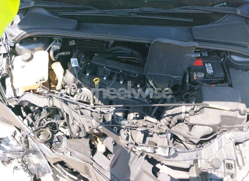 Photo 10 of 2015 Ford Focus SE (VIN 1FADP3F20FL215236)