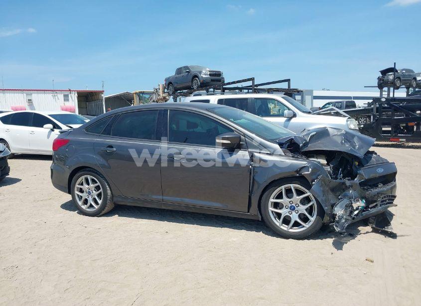 Photo 13 of 2015 Ford Focus SE (VIN 1FADP3F20FL215236)