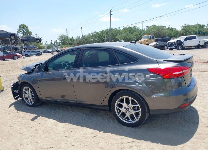 Photo 14 of 2015 Ford Focus SE (VIN 1FADP3F20FL215236)