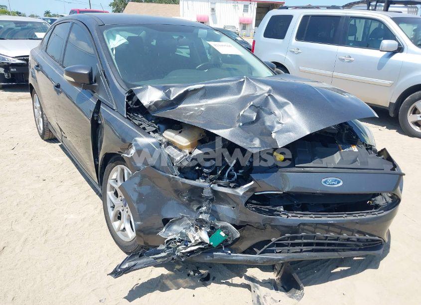 Photo 6 of 2015 Ford Focus SE (VIN 1FADP3F20FL215236)