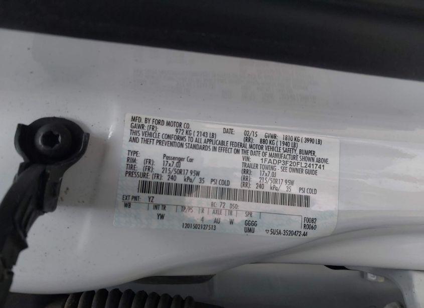 Photo 9 of 2015 Ford Focus SE (VIN 1FADP3F20FL241741)