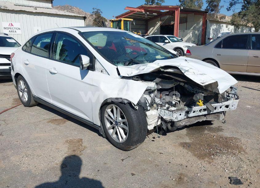 2015 Ford Focus SE (VIN 1FADP3F20FL243036) main photo