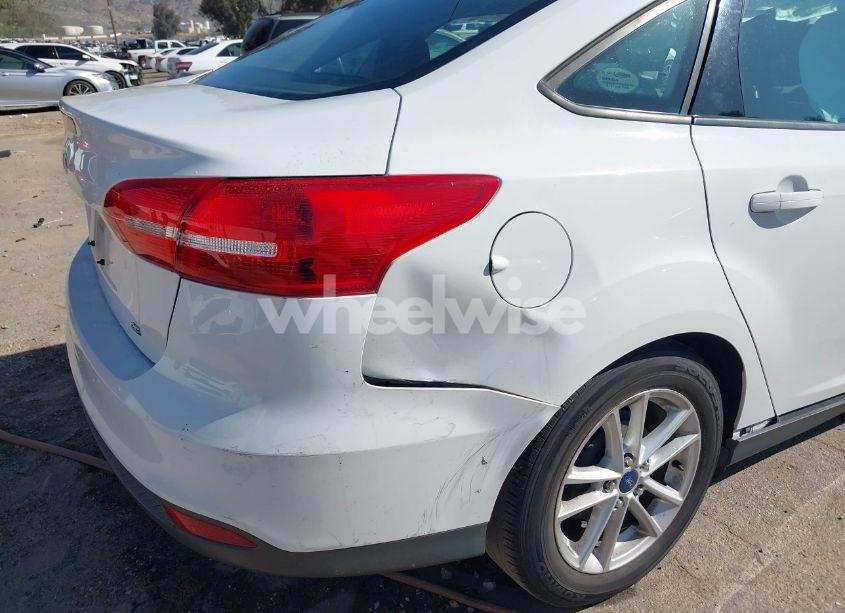 Photo 12 of 2015 Ford Focus SE (VIN 1FADP3F20FL243036)