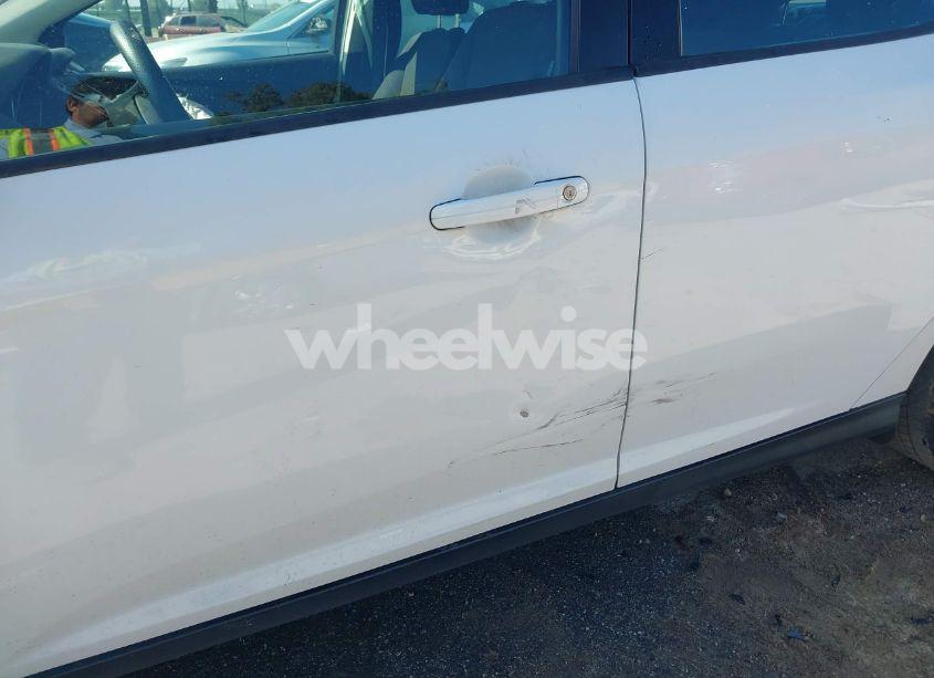 Photo 13 of 2015 Ford Focus SE (VIN 1FADP3F20FL243036)