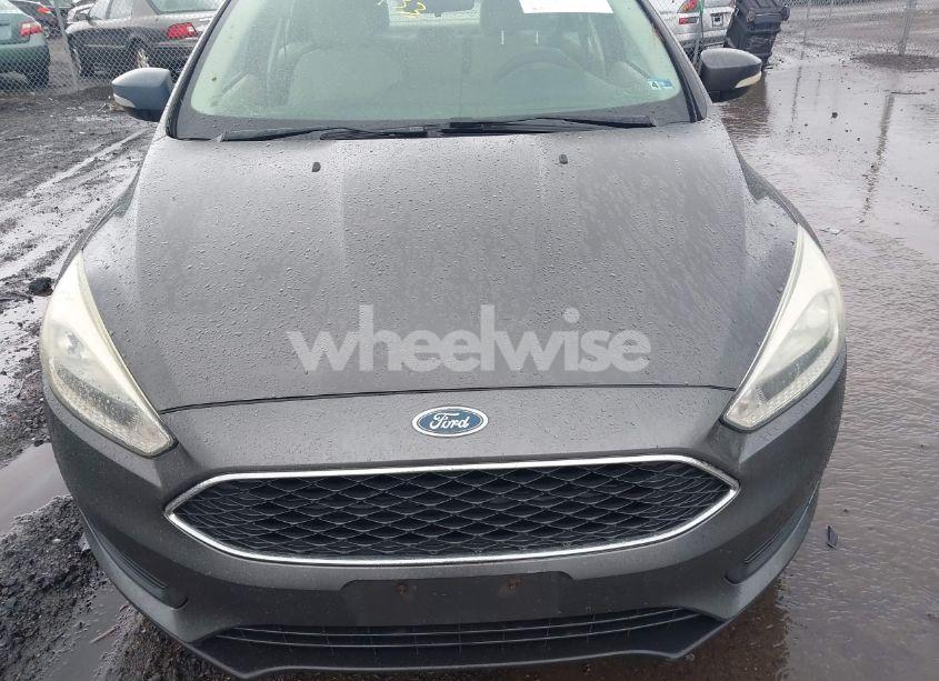 Photo 6 of 2015 Ford Focus SE (VIN 1FADP3F20FL250844)
