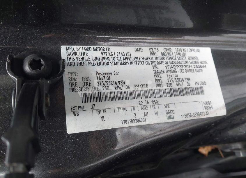 Photo 9 of 2015 Ford Focus SE (VIN 1FADP3F20FL250844)