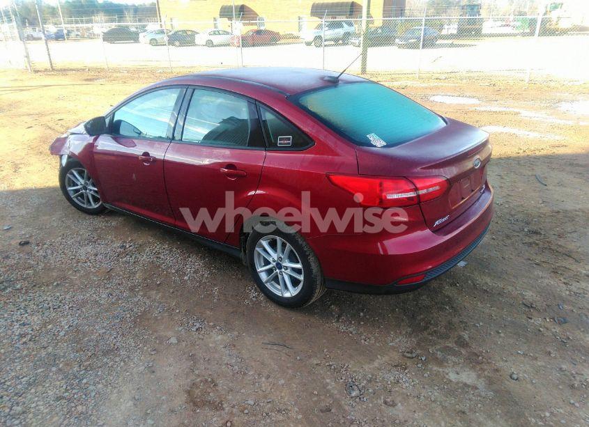 Photo 3 of 2015 Ford Focus SE (VIN 1FADP3F20FL260015)