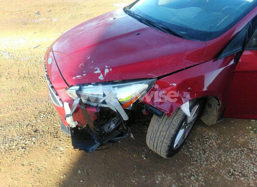 Photo 6 of 2015 Ford Focus SE (VIN 1FADP3F20FL260015)