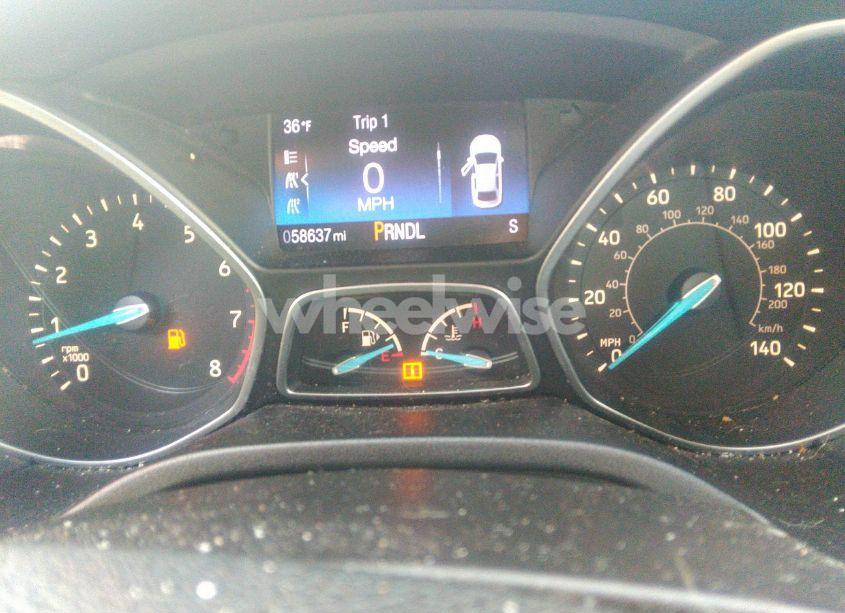 Photo 7 of 2015 Ford Focus SE (VIN 1FADP3F20FL260015)