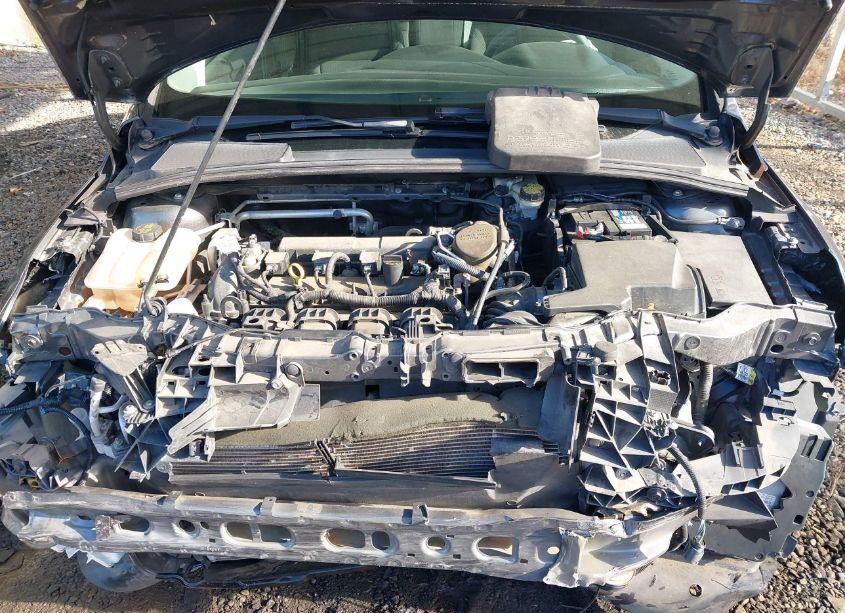 Photo 10 of 2015 Ford Focus SE (VIN 1FADP3F20FL276764)