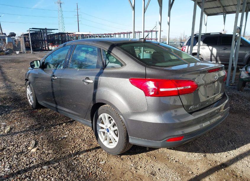 Photo 3 of 2015 Ford Focus SE (VIN 1FADP3F20FL276764)