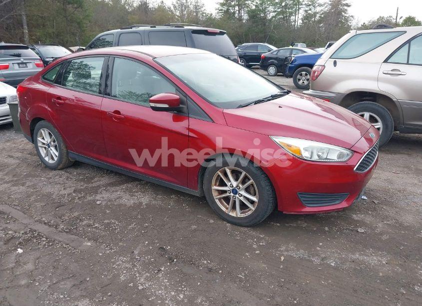 2015 Ford Focus SE (VIN 1FADP3F20FL285674) main photo