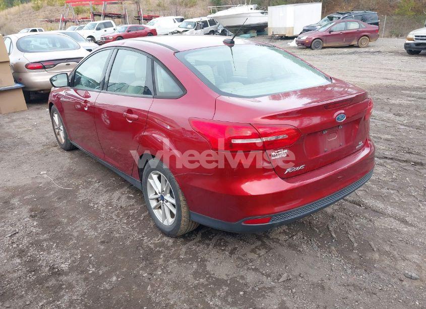 Photo 3 of 2015 Ford Focus SE (VIN 1FADP3F20FL285674)