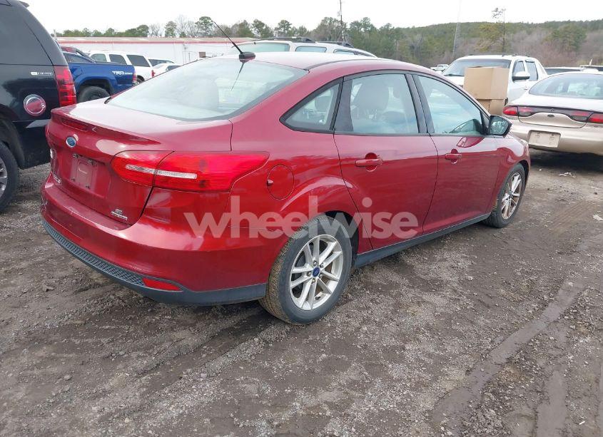 Photo 4 of 2015 Ford Focus SE (VIN 1FADP3F20FL285674)