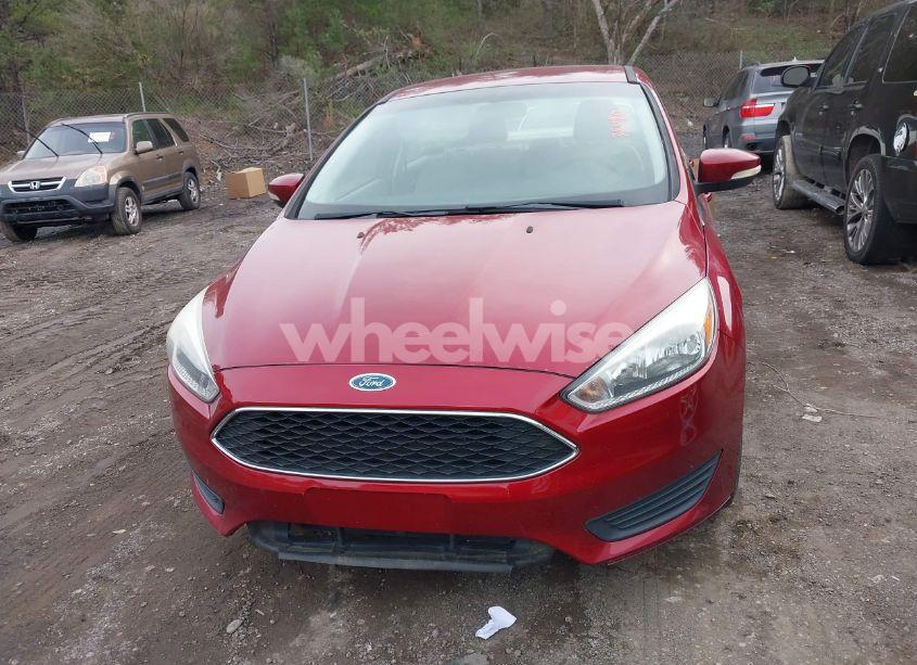 Photo 6 of 2015 Ford Focus SE (VIN 1FADP3F20FL285674)