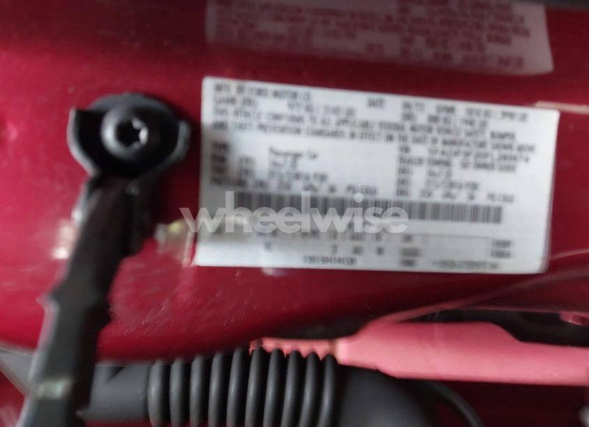Photo 9 of 2015 Ford Focus SE (VIN 1FADP3F20FL285674)