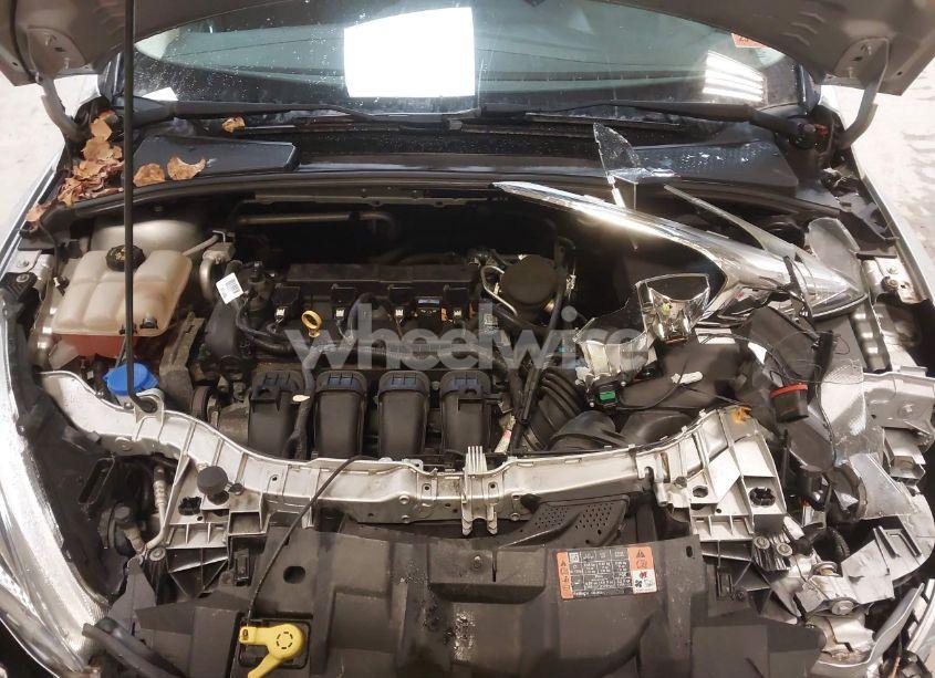 Photo 10 of 2015 Ford Focus SE (VIN 1FADP3F20FL291152)